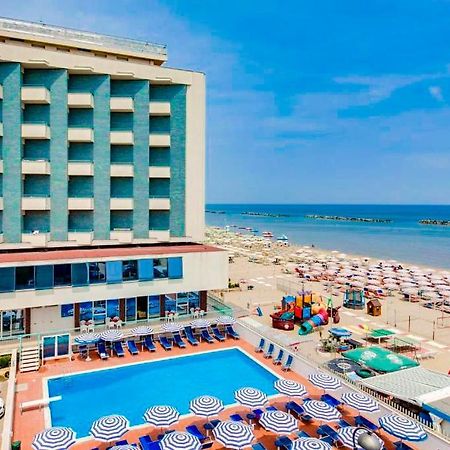 Hotel Majestic Bellaria-Igea Marina Exterior foto